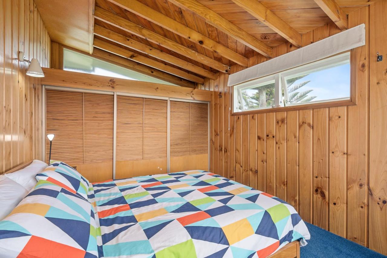 Queenie - Waikanae Beach Holiday Home Ngoại thất bức ảnh